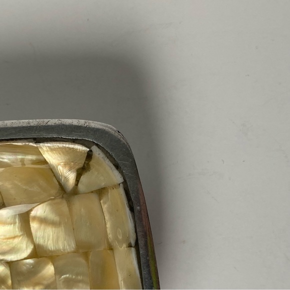 JULIA KNIGHT Trinket Dish Mother of Pearl Bowl Small 3.75” Square Shells Signed - Picture 16 of 16